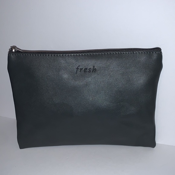 New Fresh Skincare Set & Bag - Picture 3 of 9